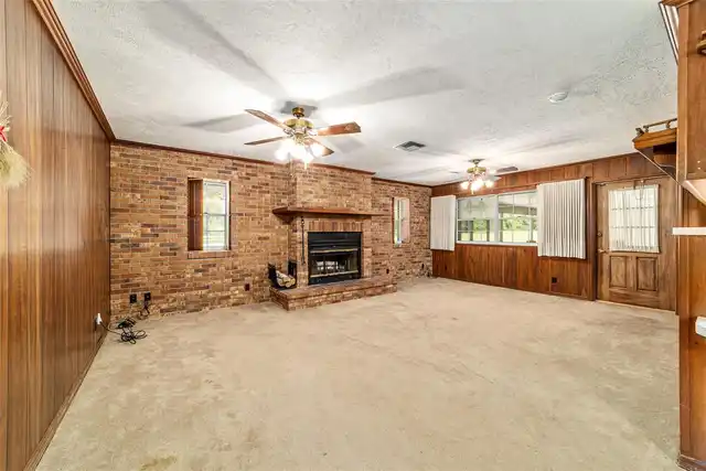 Listing Photo 14