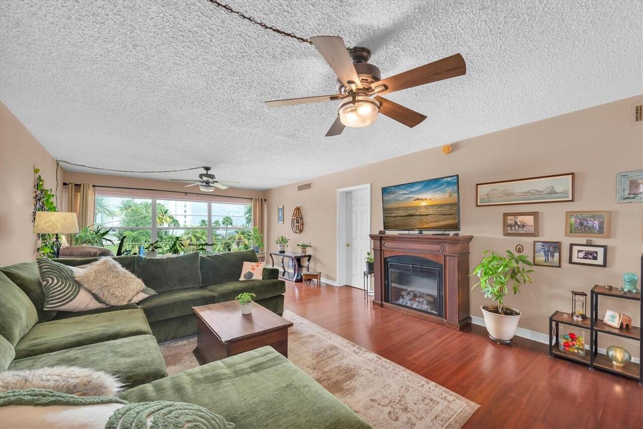 Listing Photo 6