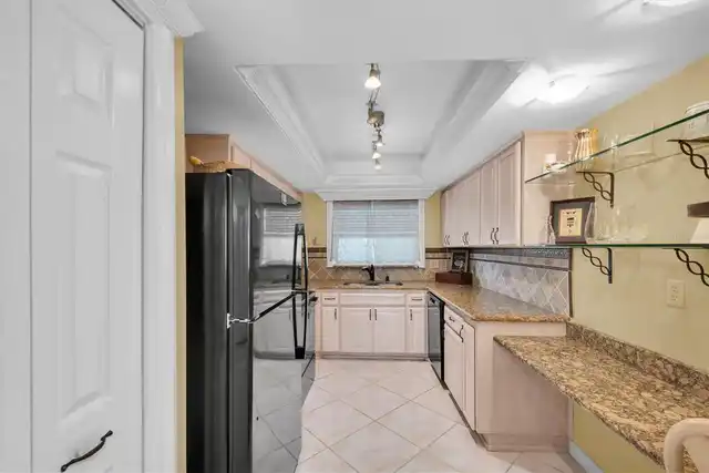Listing Photo 15