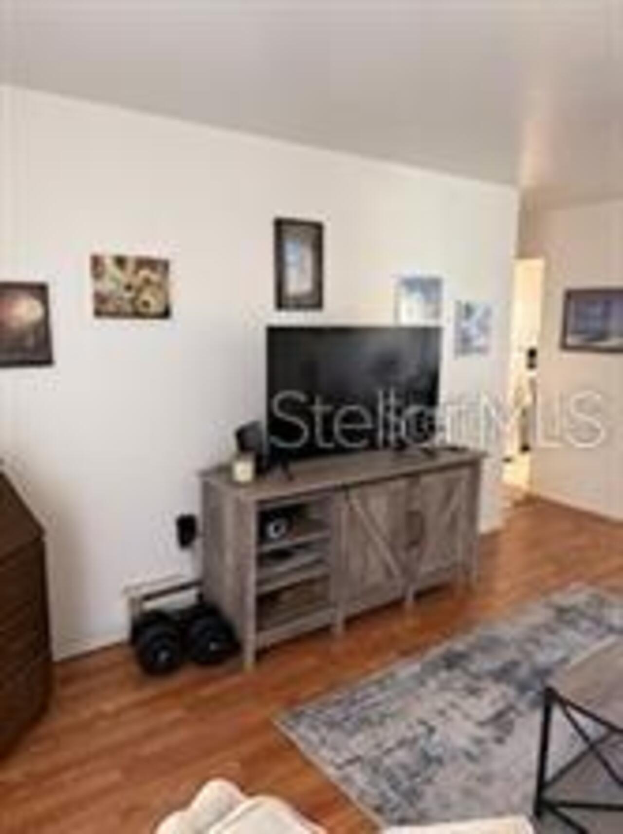 Listing Photo 11