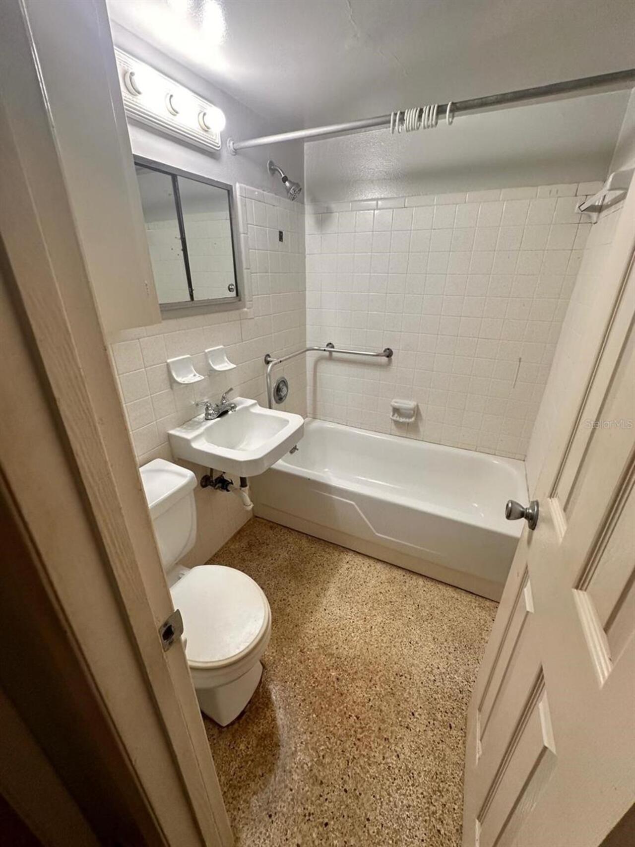 Listing Photo 7