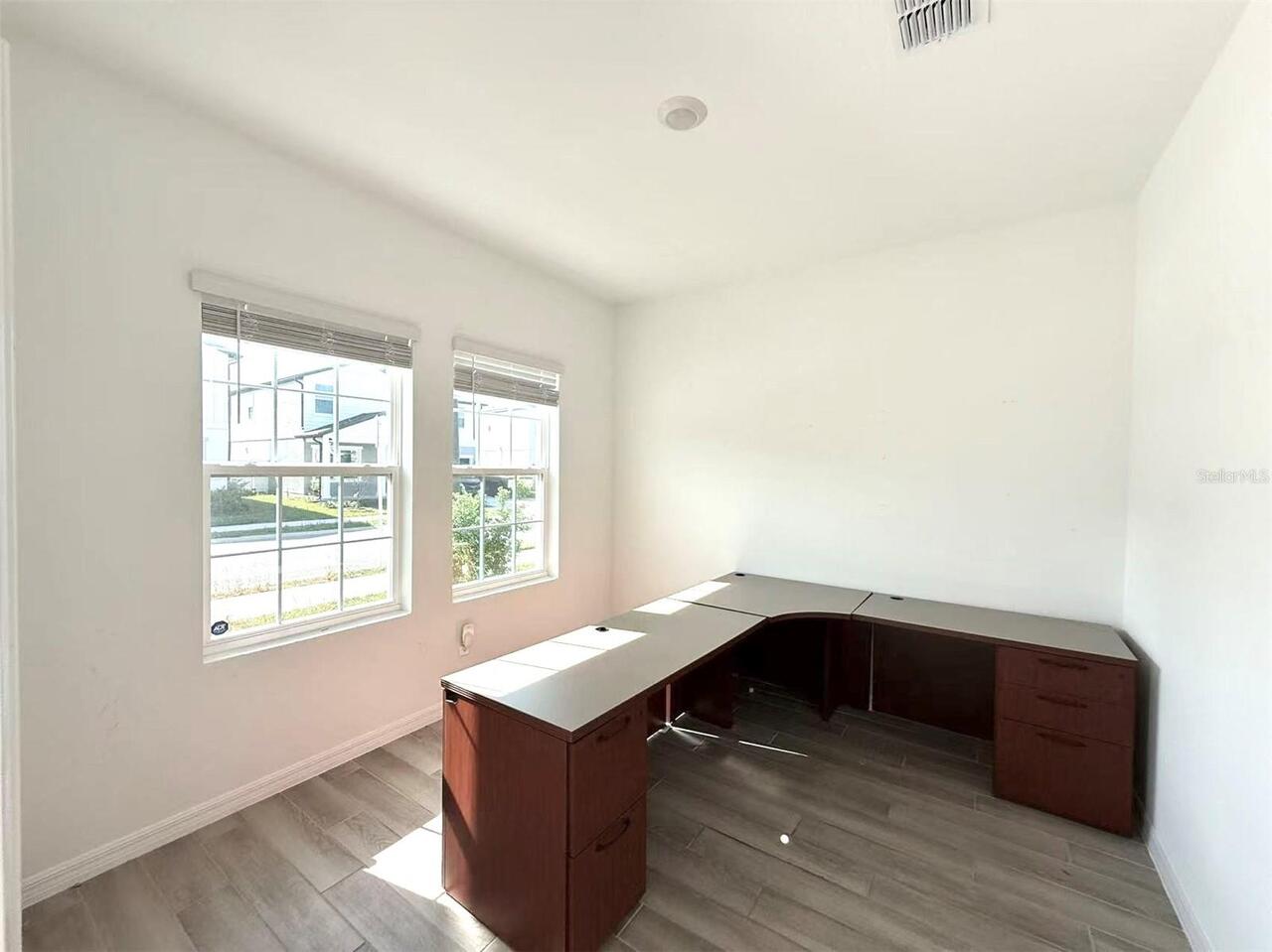 Listing Photo 9
