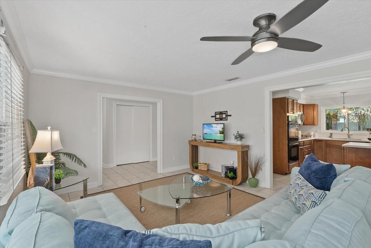 Listing Photo 11