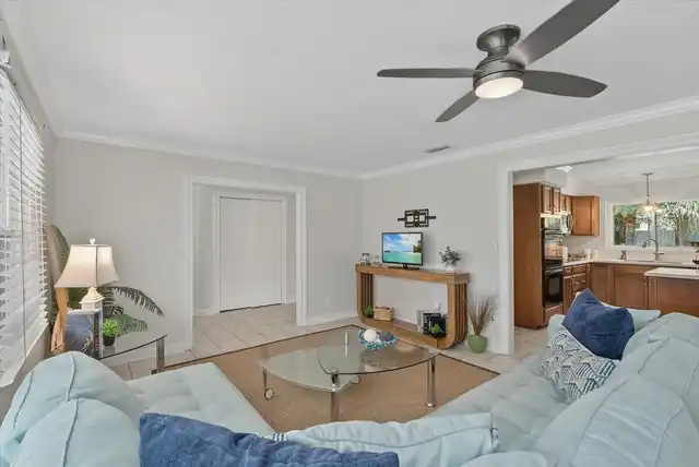 Listing Photo 12