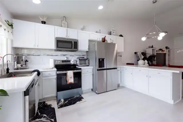 Listing Photo 10