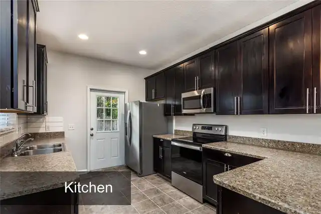 Listing Photo 10