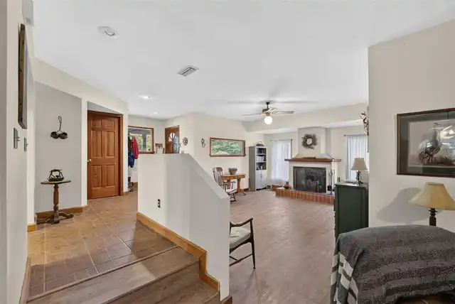 Listing Photo 6