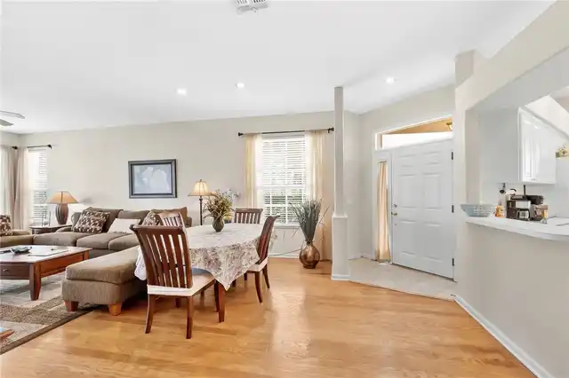 Listing Photo 8