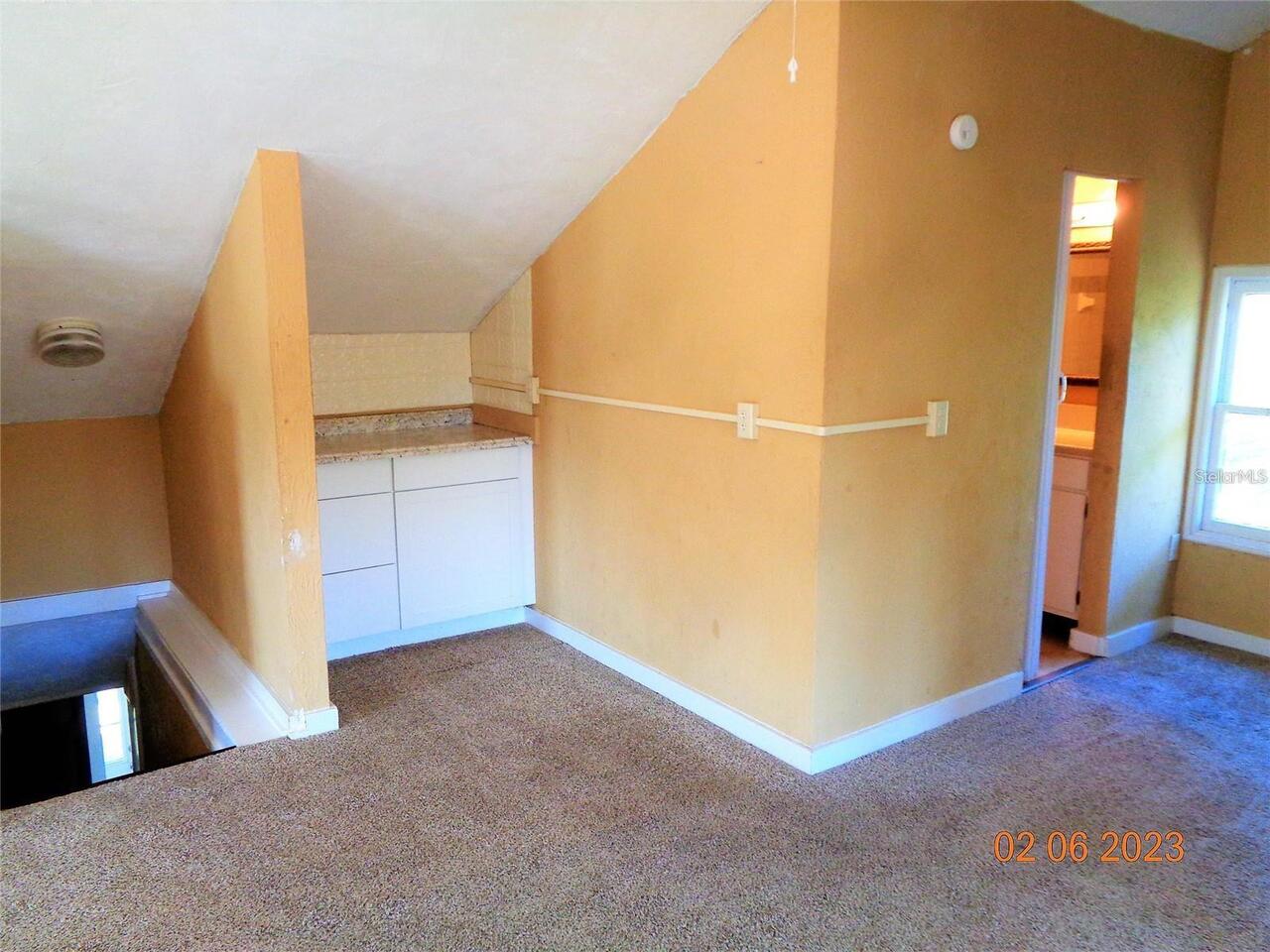 Listing Photo 11