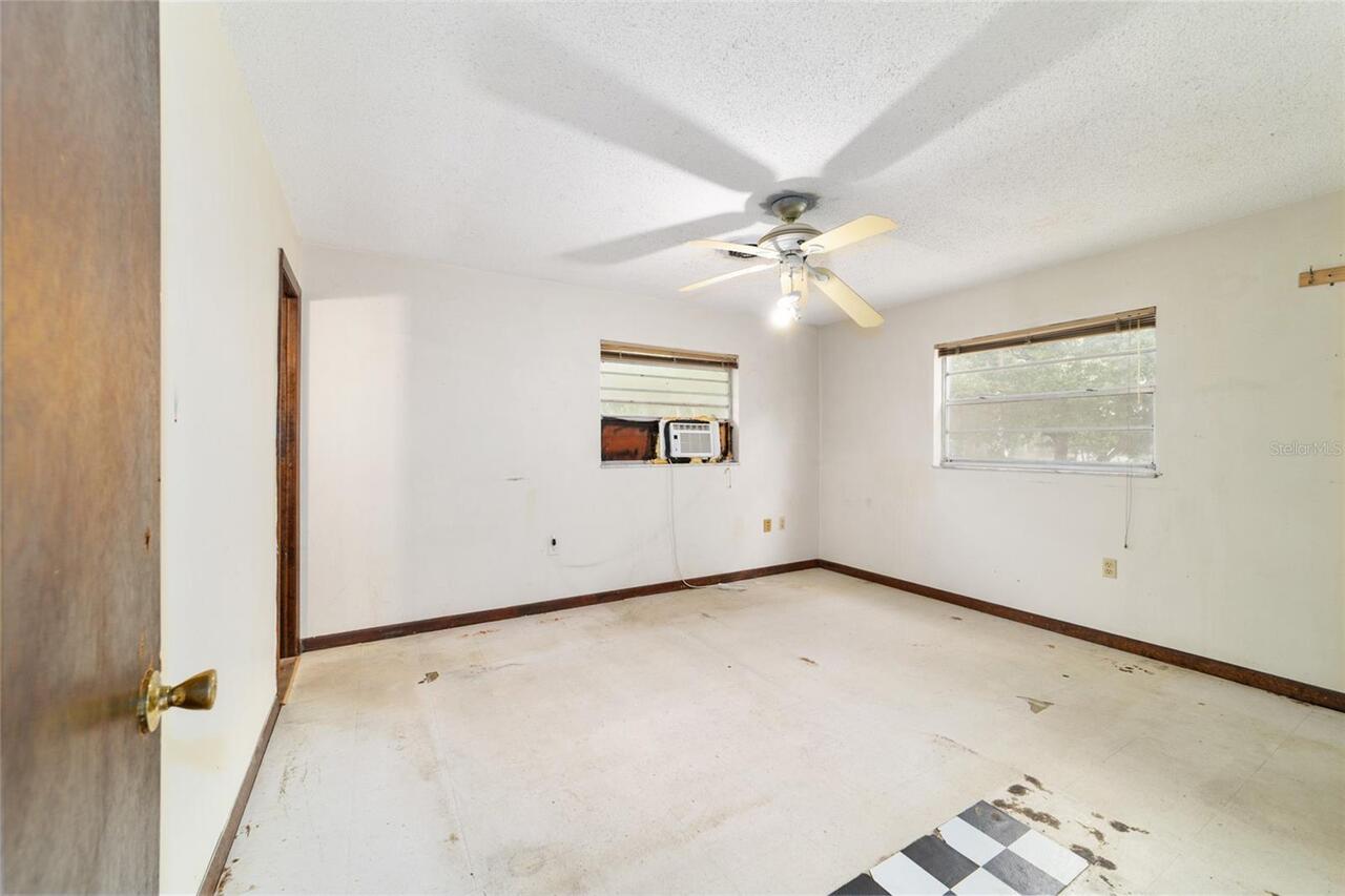 Listing Photo 9
