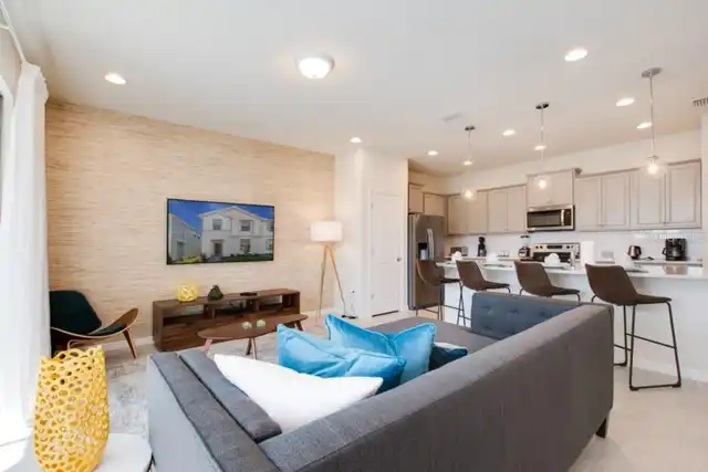 Listing Photo 10