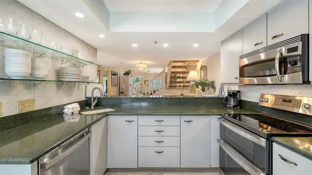 Listing Photo 15