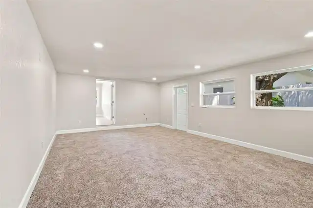Listing Photo 28