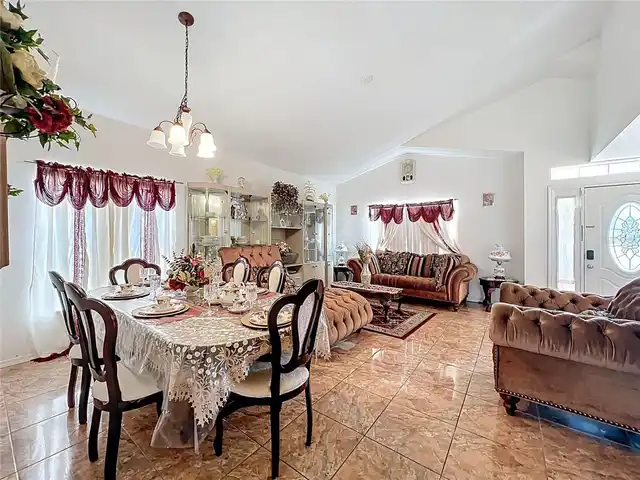 Listing Photo 7