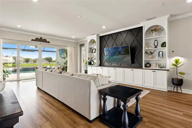 Listing Photo 9
