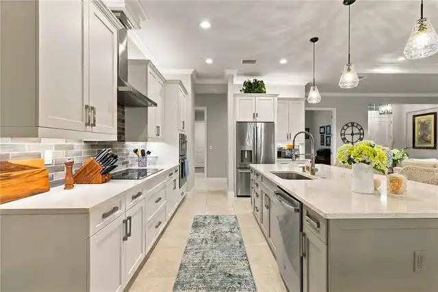 Listing Photo 11
