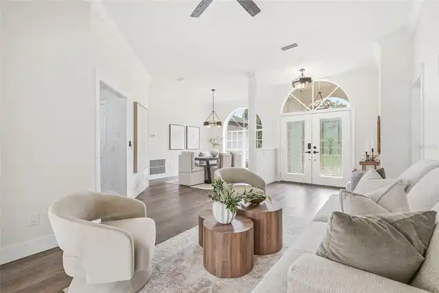 Listing Photo 8
