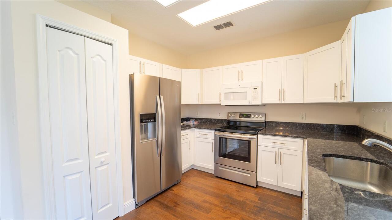 Listing Photo 9