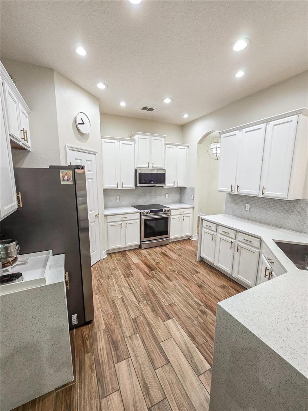 Listing Photo 17