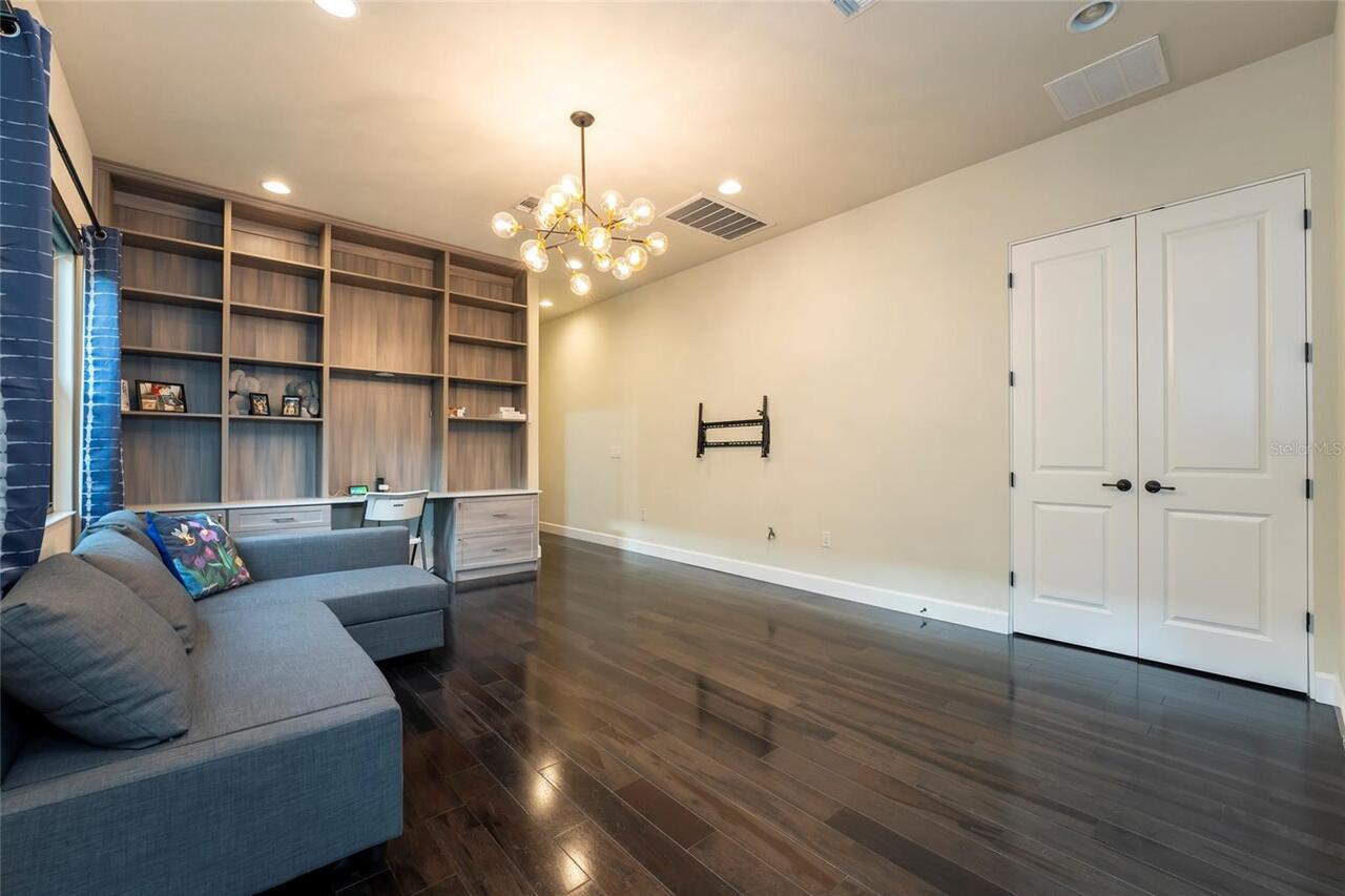 Listing Photo 15