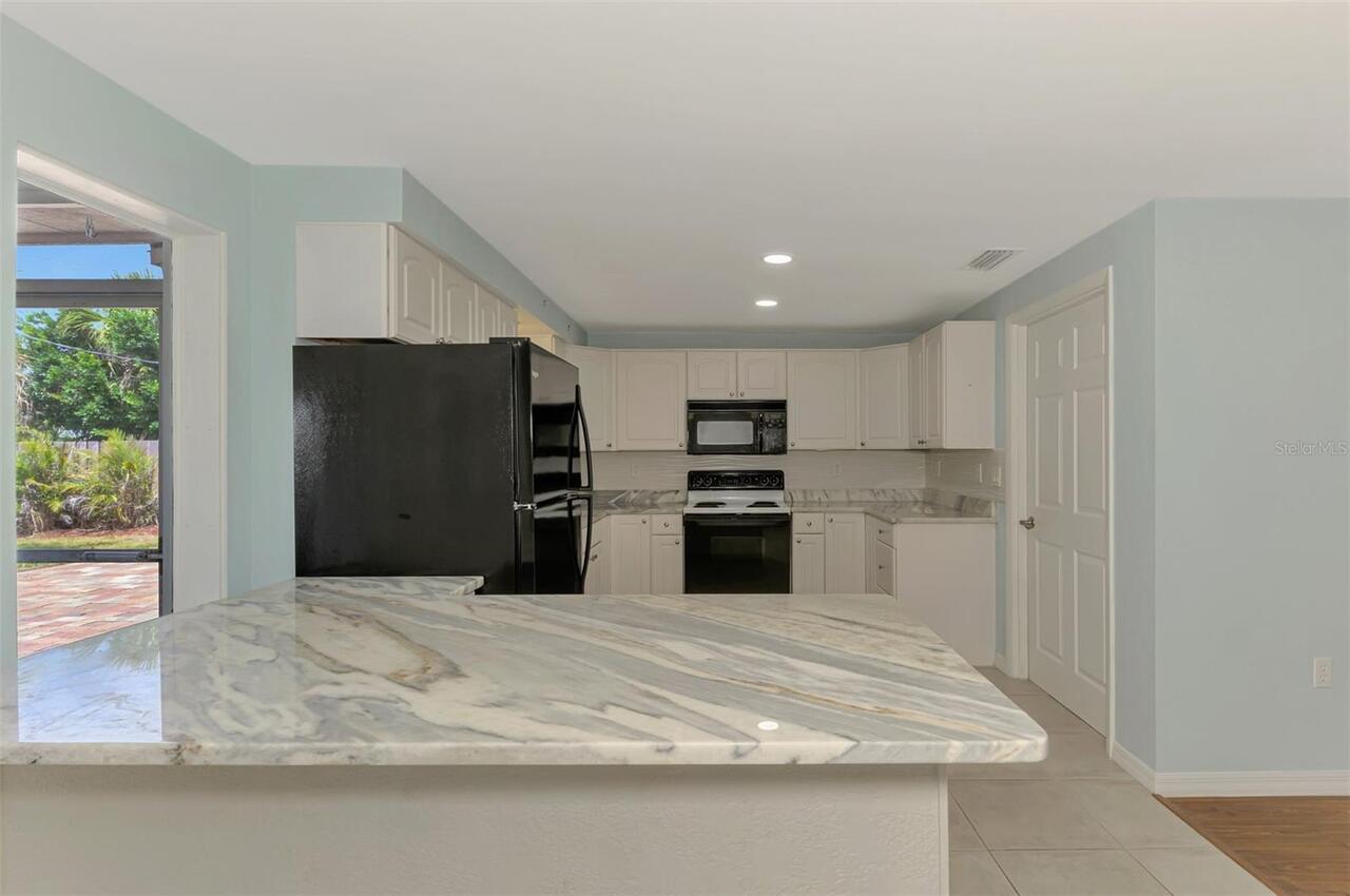 Listing Photo 12