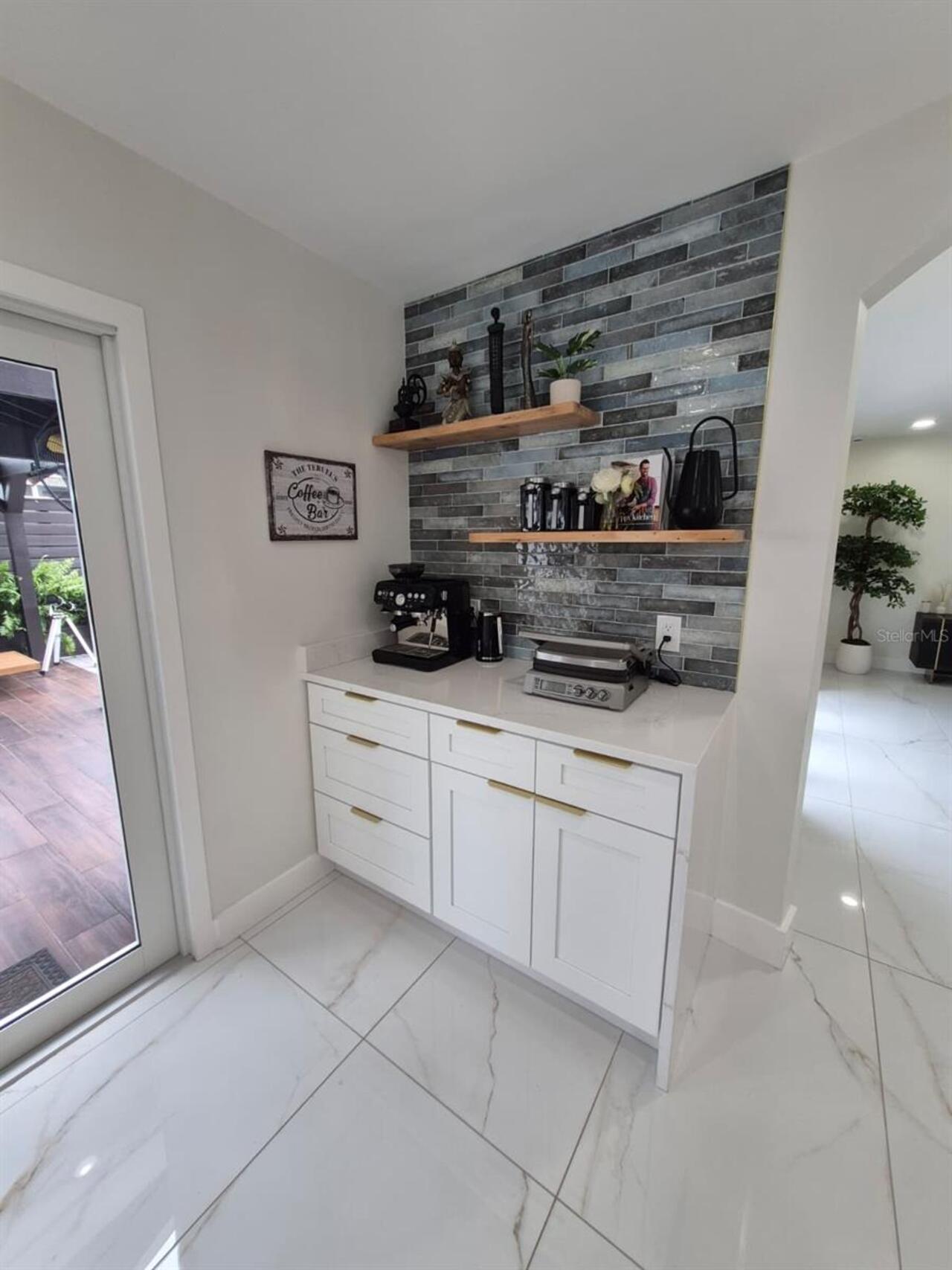 Listing Photo 10
