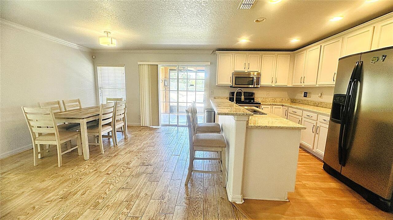 Listing Photo 8