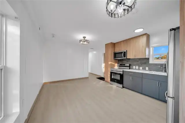 Listing Photo 15