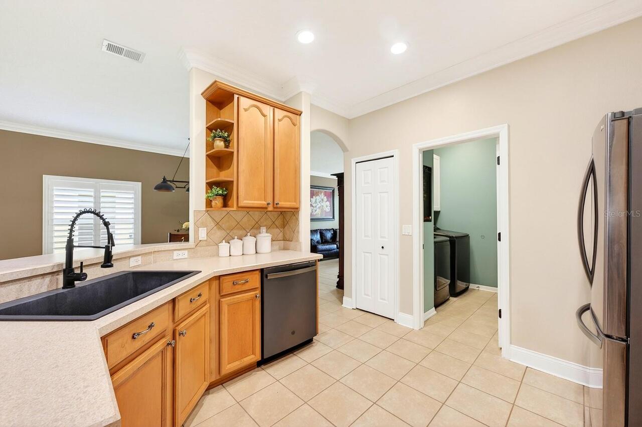 Listing Photo 11