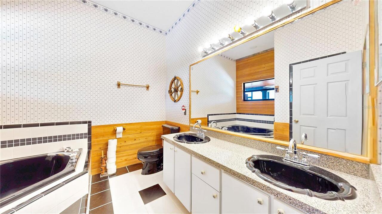 Listing Photo 25
