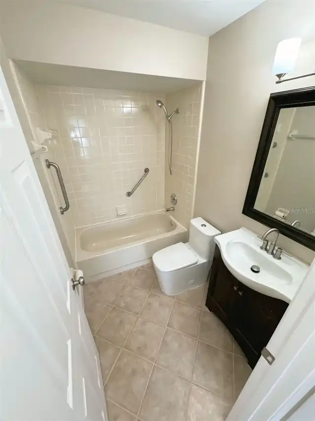 Listing Photo 6