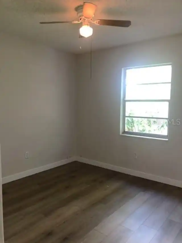 Listing Photo 9