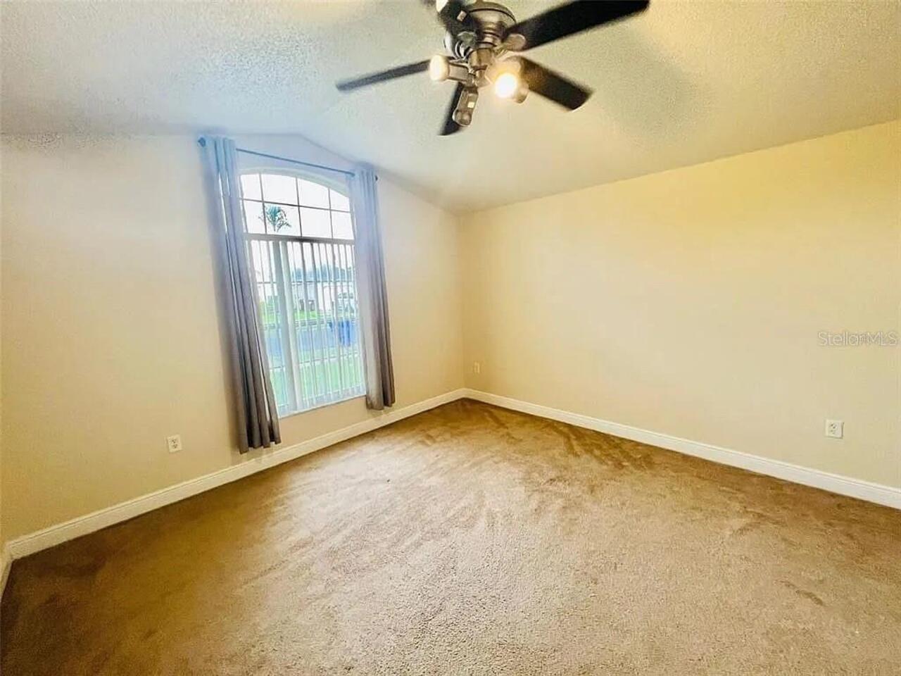 Listing Photo 8