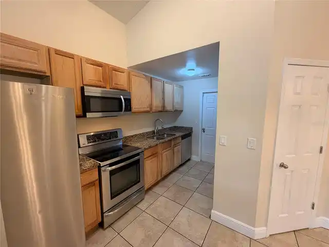 Listing Photo 9