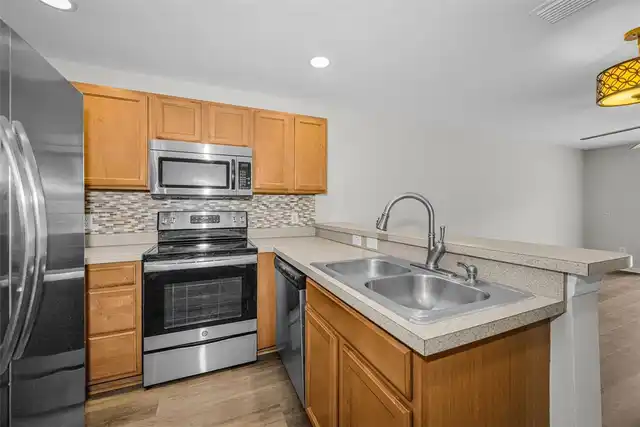 Listing Photo 7