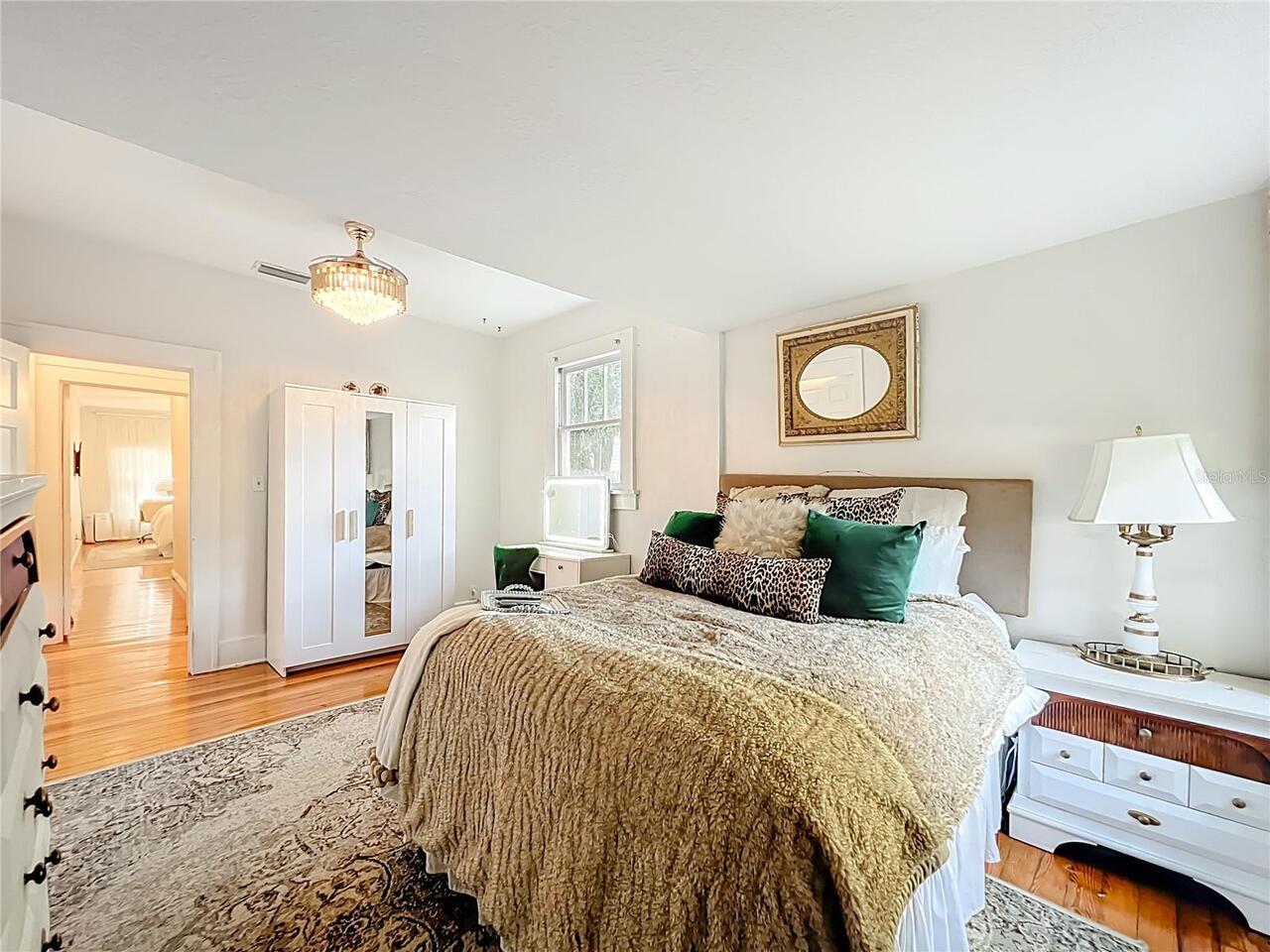 Listing Photo 11