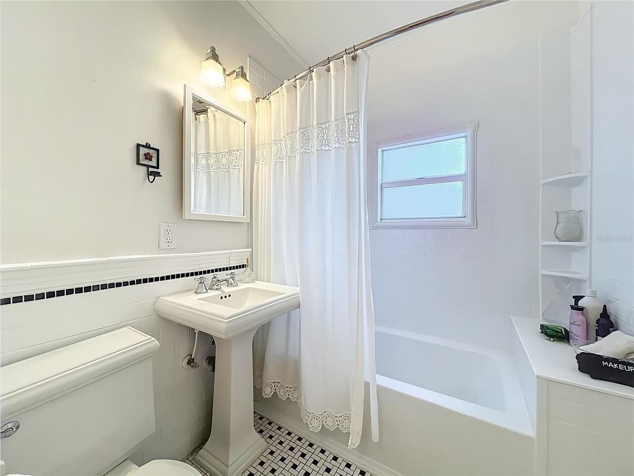 Listing Photo 16