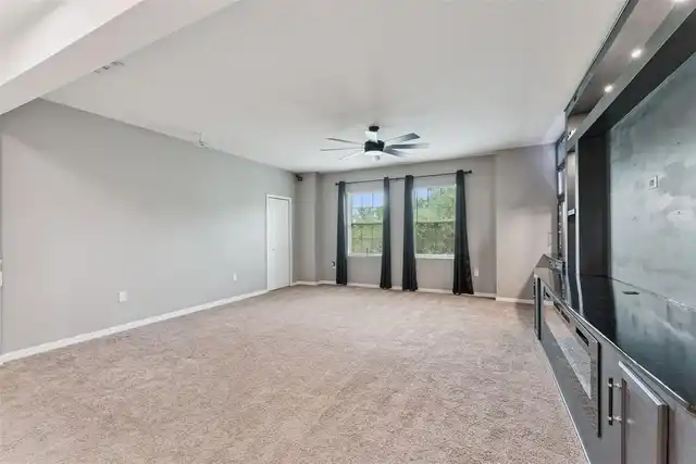 Listing Photo 18
