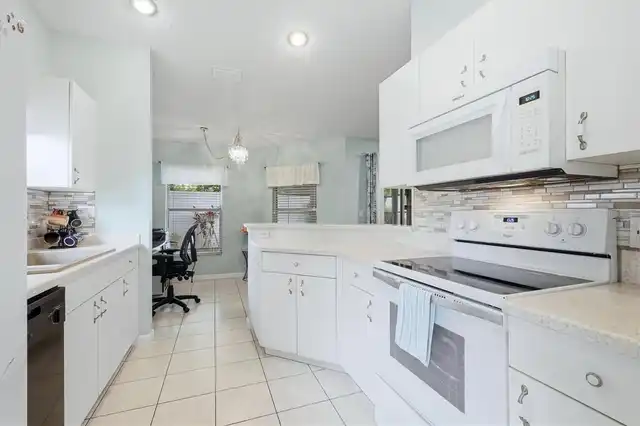 Listing Photo 17