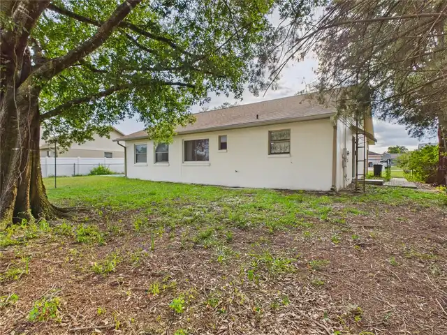 Listing Photo 10
