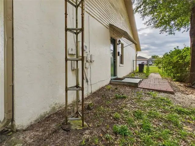 Listing Photo 12