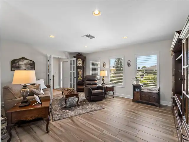 Listing Photo 18
