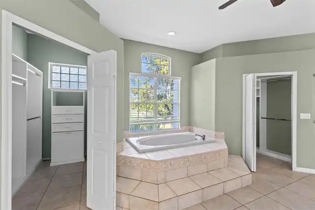 Listing Photo 22