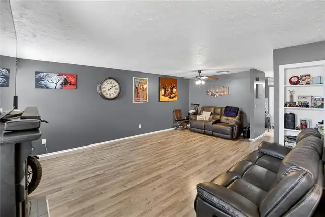 Listing Photo 6