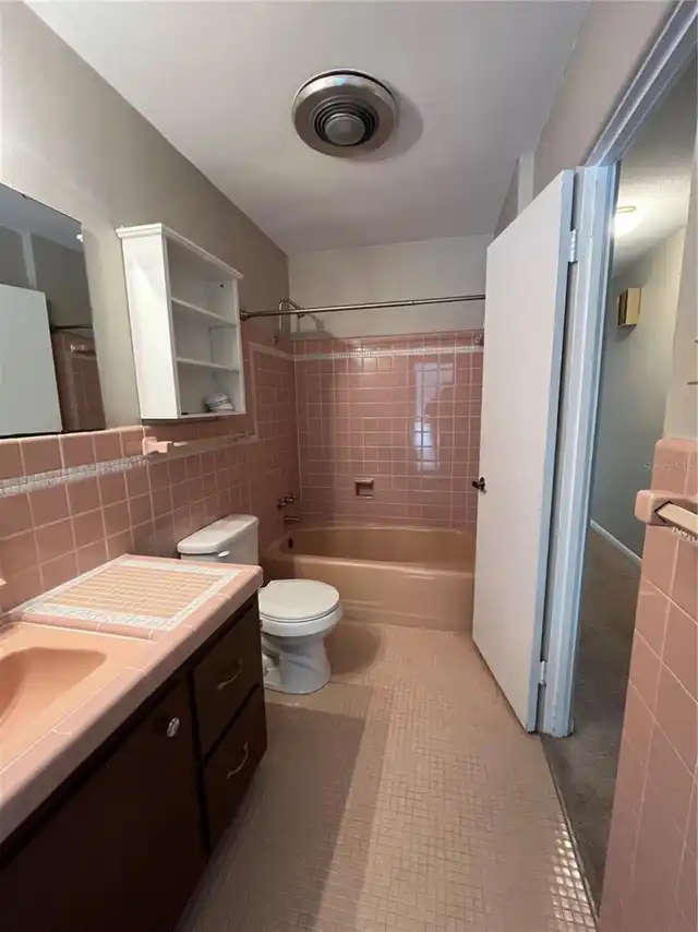 Listing Photo 12