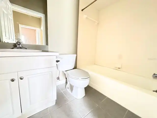 Listing Photo 10