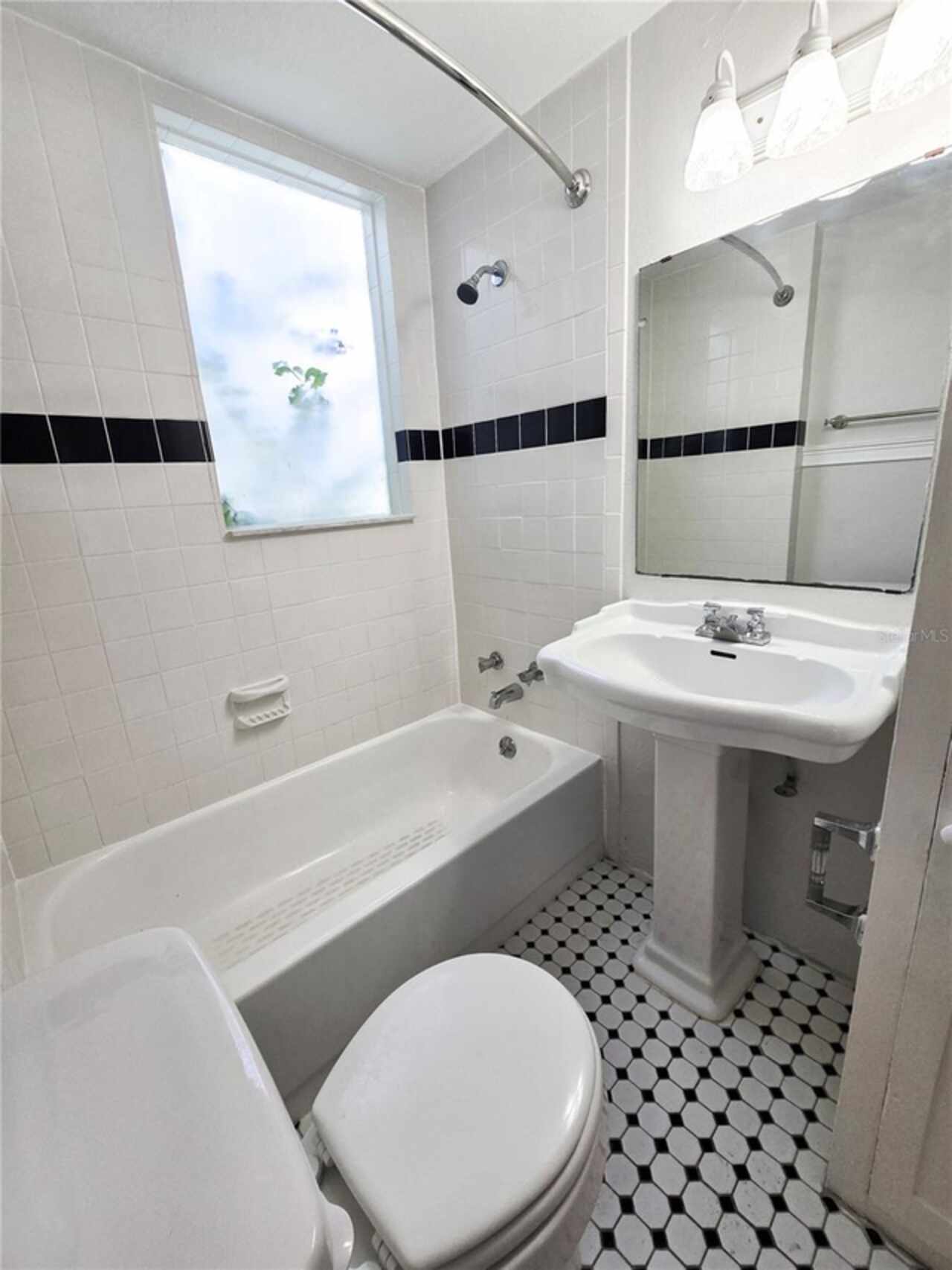 Listing Photo 9