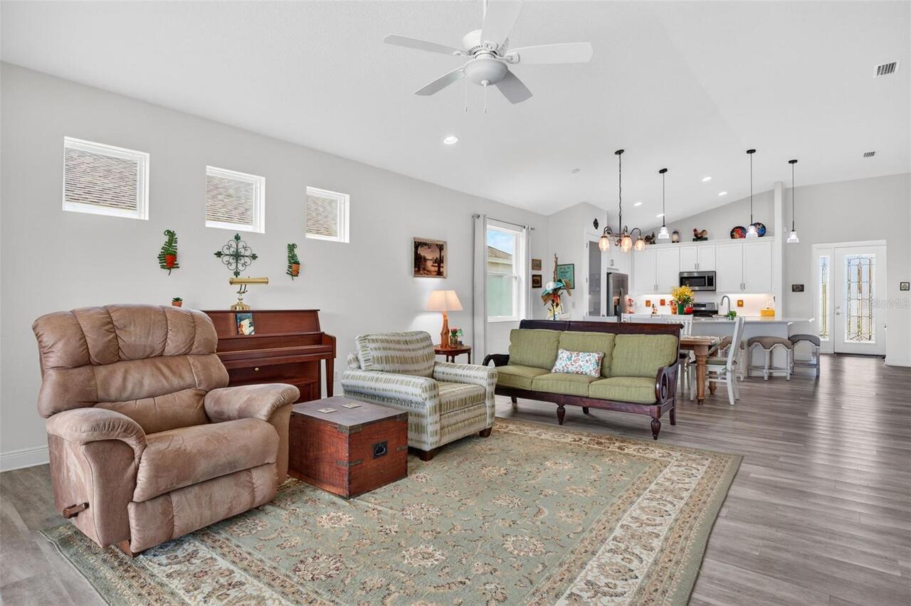 Listing Photo 11