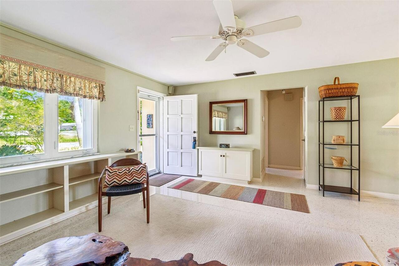 Listing Photo 10