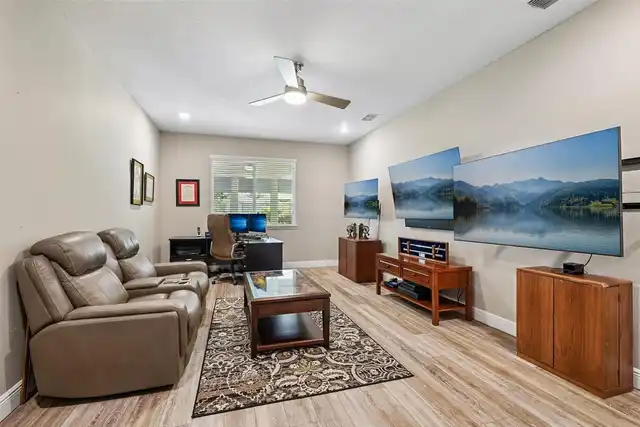 Listing Photo 23